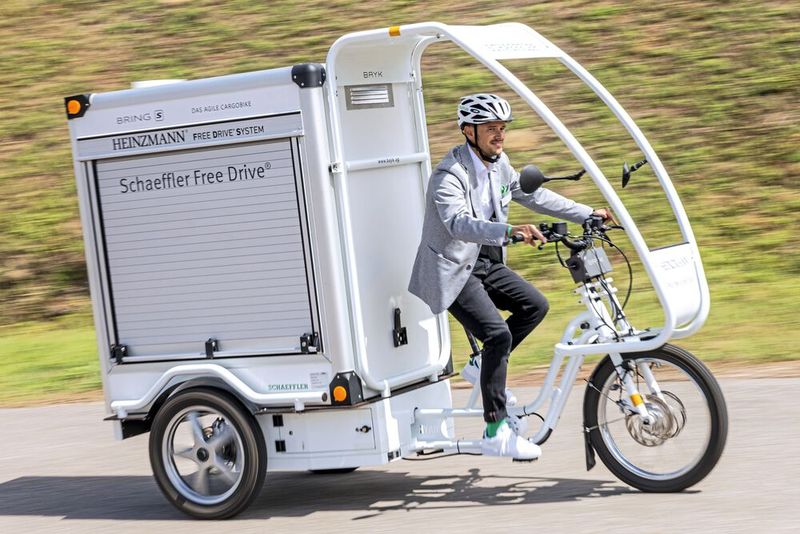Logistikunternehmen und Lieferdienste nutzen E-Cargo-Bikes künftig verstärkt, um Lebensmittel, Postsendungen oder Medikamente in Innenstädten auszuliefern. (Bild: Schaeffler (Daniel Karmann))