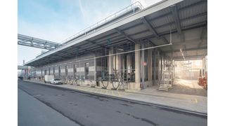 Blick auf die neue, auf Nachhaltigkeit getrimmte, Lackproduktion von BASF Coatings in Münster, die jetzt ihre Arbeit aufgenommen hat. Lesen Sie hier, warum man sich dafür entschieden hat ... (Bild: BASF)