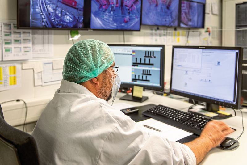 Über eine Stand-alone-Visualisierung lässt sich der Gerätestatus jederzeit abrufen. (Bild: Stöcklin Logistik)