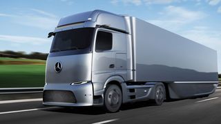 Der E-Actros Long Haul von Daimler Truck soll 2024 serienreif sein und eine Reichweite von 500 Kilometern bieten. (Bild: Daimler Truck )