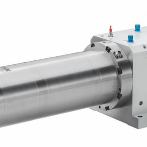 Die Motorspindel TSE-200x600–9000/15 wurde von GMN speziell für große Vertikal-
Schleifmaschinen entwickelt. Mit ihrer Gesamtlänge von 600 mm taucht sie tief in das
Werkstück ein.