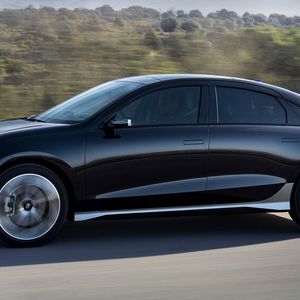 Die Seitenansicht zeigt, warum der cW-Wert des Ioniq 6 so niedrig ist.(Bild:  Hyundai)