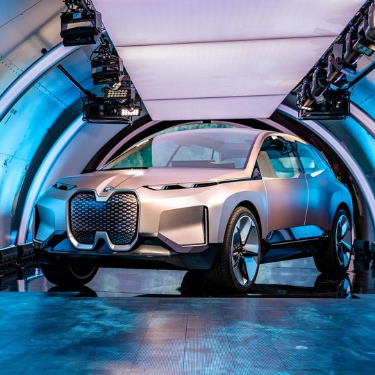 Der BMW i-Next soll die Elektro-Zukunft von BMW zeigen. Der BMW i-Next soll die Elektro-Zukunft von BMW zeigen.