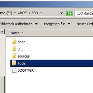 Abbildung 1: Arbeitsverzeichnis „.\ISO“ mit zusätzlichen Programmen im Verzeichnis „Tools“. Im Verzeichnis „.\sources“ steht die umbenannte boot.wim-Datei. Der Test-PC ist ein 32-Bit Windows 7 SP1 mit dem aktuellen WAIK für Windows 7 SP1. Die Quelle repräsentiert ein Windows PE 3.1.