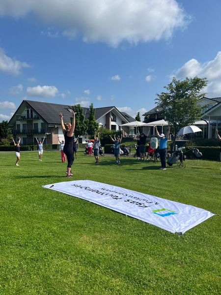 KI-Begeisterte brauchen viel Bewegung: After Work Fitness mit Chanti Home Yoga  (Bild: Vogel IT-Medien GmbH)