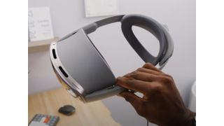 Mit der für unter 1.800 Dollar zu habenden Computerbrille Galaxy XR, die mit Google-Know-how arbeitet, will Samsung der Konkurrenz von Apple das Leben schwerer machen ... (Bild: Samsung)