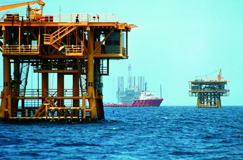 Ein eher exotisches Einsatzfeld der Kartoffelstärke: Das weiße Pulver wird in Wasser hart wie Beton und dichtet im Meer Bohrlöcher gegen nachfließendes Wasser ab. (Archiv: Vogel Business Media)