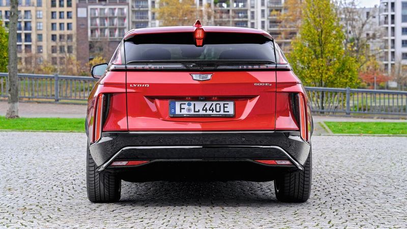 Der Laderaum soll rund 800 Liter fassen. (Bild: Cadillac)