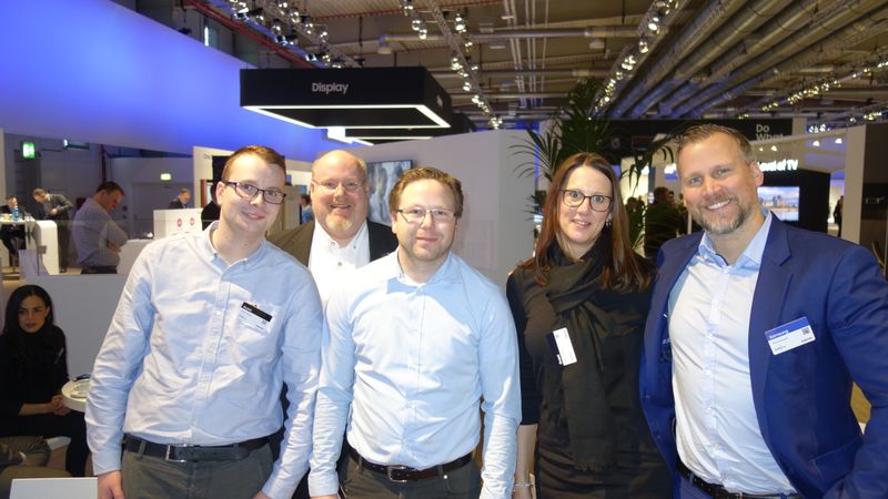 (v. l.) Robin Gillhaus, ALSO, Jens Wege, Samsung, Axel Buschulte, ALSO,  Monika Göckede, Kern & Stelly, und Oliver Rösgen, Samsung. (Bild: IT-BUSINESS)