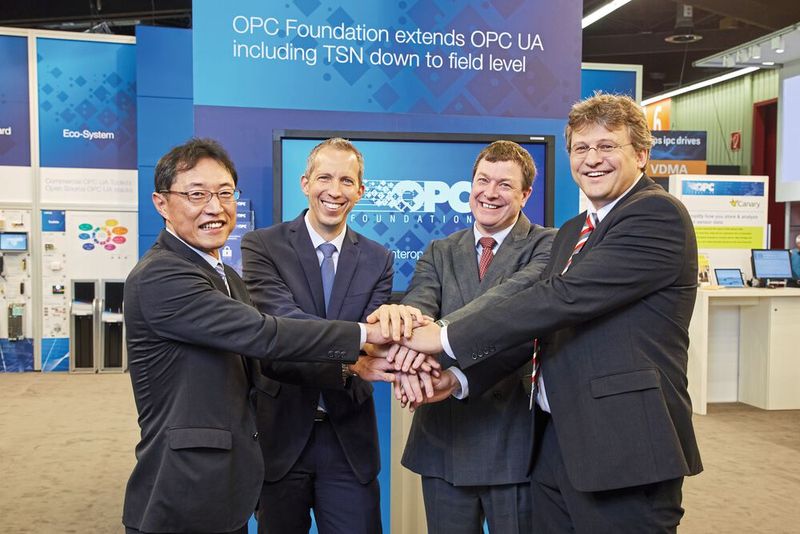 Neue Mitglieder: Takayuki Tsuzuki, General Manager, FA Systems Div., Mitsubishi Electric Corporation, Rainer Brehm, Vice President of Automation Products and Systems, Siemens, Paul Brooks, Business Development Manager, IOT, Rockwell sowie Stefan Hoppe, President & executive Director, OPC Foundation. (Bild: OPC UA)