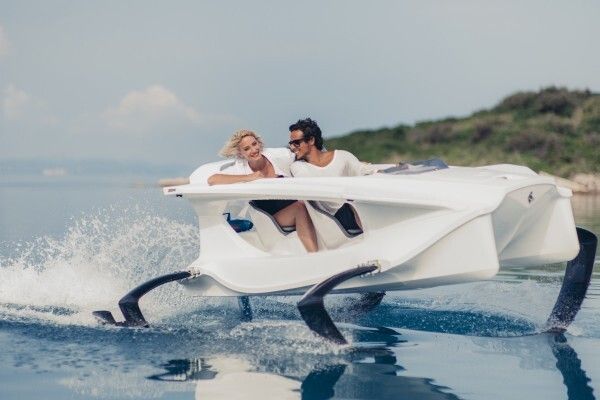 Das abnehmbare Display dient als Schlüssel, ohne den das Quadrofoil nicht gestartet werden kann.  (Quadrofoil)