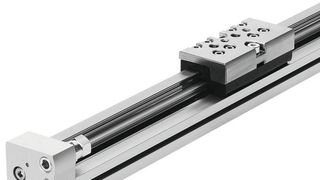 Welcher Antrieb ist energieeffizienter? Erst der direkte Vergleich zweier gleich dimensionierter Antriebe – eines pneumatischen und eines elektrischen – in unterschiedlichen Aufgabenstellungen räumt auf mit Vorurteilen. (Festo)