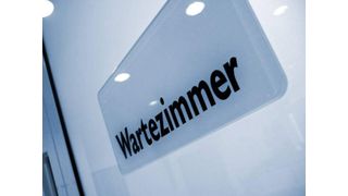 In normalen Wartezimmern herrscht im Gegensatz zu den freiwillgen Teilnehmern von klinischen Studien eher Flut als Ebbe. Dabei sind Patienten-Tests zwingend notwendig, um neue Wirkstoffe am Markt zuzulassen.  Quelle: www.pixelio.de, Rainer Sturm (Archiv: Vogel Business Media)