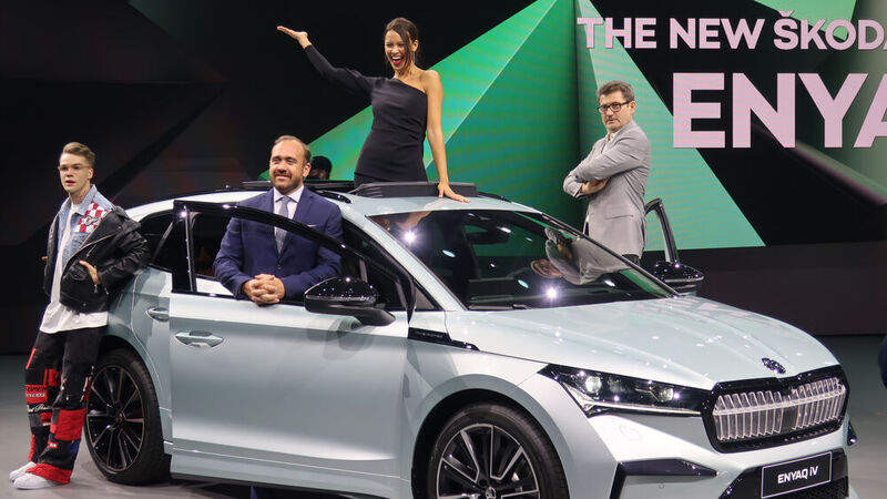 Skoda will mit dem Enyaq nochmals den Absatz erhöhen und sich ins Zeitalter der Elektromobilität transformieren. Bei der Modellpremiere zeigten sich die Markenvertreter sehr zuversichtlich.