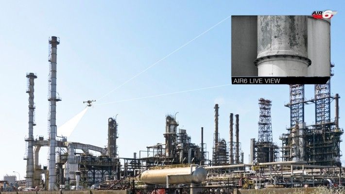 Überprüfung während des Betriebs: Rohrsysteme einer Raffinerie (Airborne Robotics)