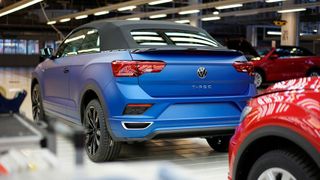 Im VW-Werk Osnabrück läuft die Cabrioversion des VW T-Roc vom Band. (Bild: Volkswagen)