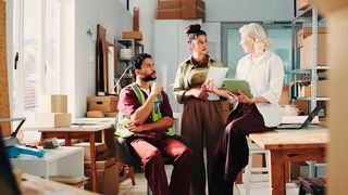Verschärfte geopolitische Risiken und die Wettbewerbsschwäche von Teilen der deutschen Wirtschaft sowie neue Möglichkeiten der KI verlangen von Verhandlern, bei Verhandlungen neue Weg zu gehen (Bild: © BuyOutFelix06/peopleimages.com - stock.adobe.com)