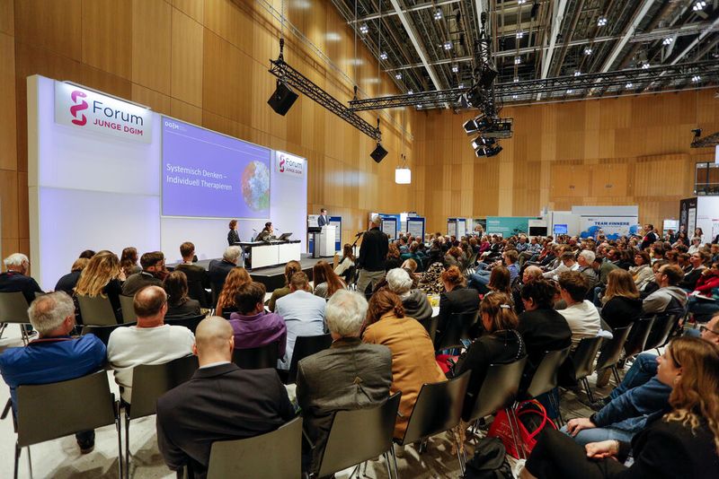 Sitzung der Jungen DGIM (© Sven Bratulic/DGIM)