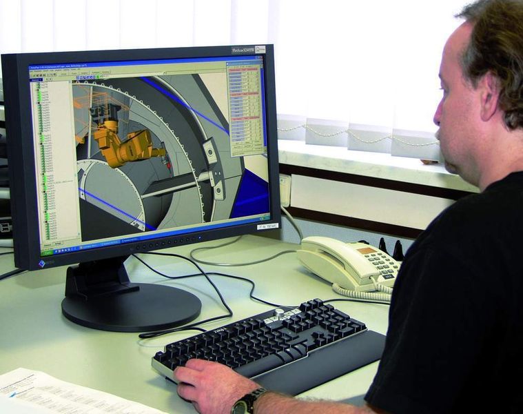Bild 2: Anhand der Siemens-CAD-Bauteildaten erstellte Cloos offline die Programmierung des Roboters. (Archiv: Vogel Business Media)