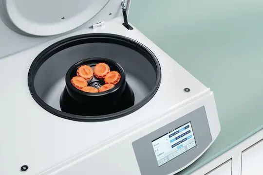 The refrigerated Centrifuge 5910 Ri features an intuitive touchscreen user interface and a state-of-the-art temperature management system. (Eppendorf)