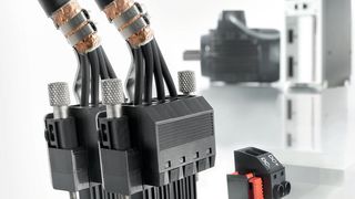 Leiterplattensteckverbinder: Die Doppelstockstiftleiste SVD 7.62HP ist speziell auf sehr kompakt konzipierte Servoregler ausgelegt. Der Kabelschirm lässt sich problemlos mit dem Gerätegehäuse verbinden. (Weidmüller)
