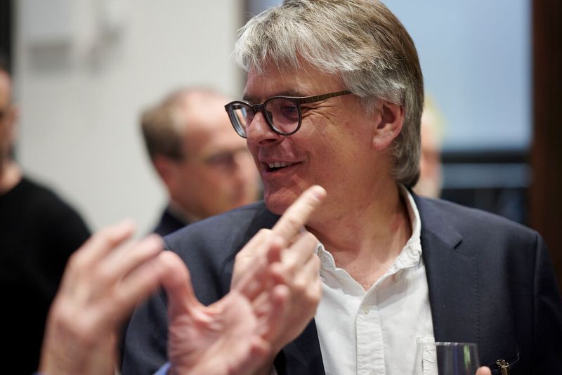 Impressionen vom ELEKTRONIKPRAXIS Frühlingsfest 2023 im Ketterer Kunst mit der Verabschiedung von Johann Wiesböck.  (Bild: © EYE AM CHRIS)