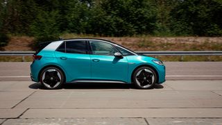 Los geht es mit einer „First Edition“ des ID 3.  (Bild: VW)