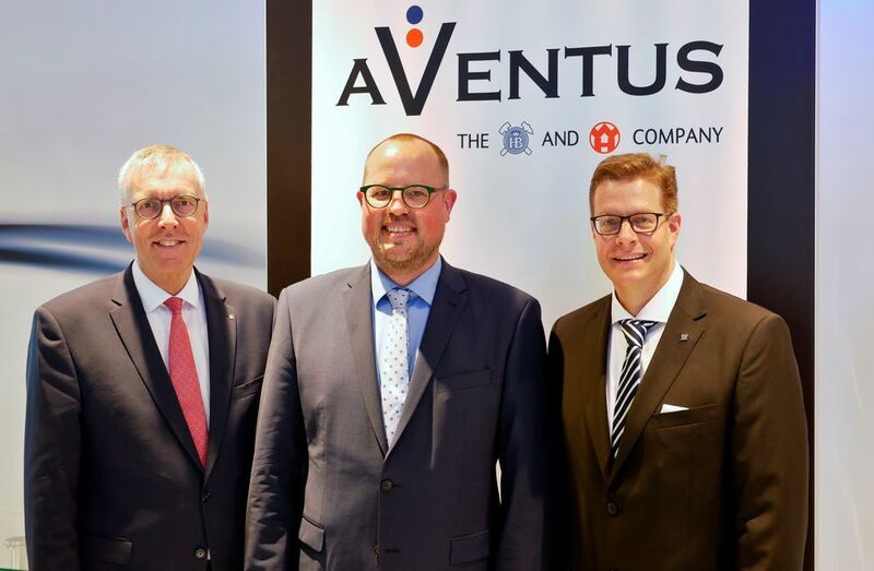 V.l.n.r.: Dr. Jürgen Vutz (CEO Windmöller & Hölscher), Kai Lammers (Geschäftsführer
Aventus) und Florian Festge (Geschäftsführender Gesellschafter Haver & Boecker) haben
die Gründung von Aventus auf der Achema 2018 verkündet. (Windmöller & Hölscher)