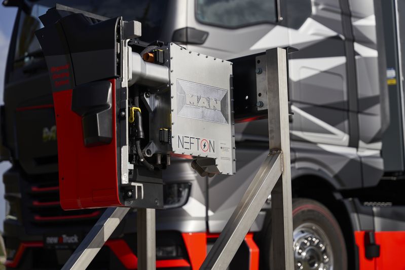 The companies in the Nefton project have charged a truck with 3,000 amperes of charging current for the first time.(Source:  MAN Truck & Bus)