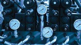 Durch die Feinjustierung von bestehenden Prozessen lässt sich die Energieeffizienz bei Maschinen und Anlagen nochmals steigern. (Bild: © onlyyouqj - stock.adobe.com)