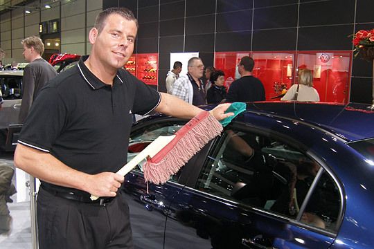 Dank des unermüdlichen Einsatzes des Standpersonals bleibt der schöne Schein stets gewahrt ... (Archiv: Vogel Business Media)