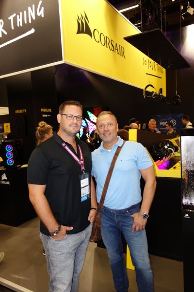 Leere Hosentaschen gibt es bei (l.) Frank Seifert, Corsair, und Tom Lantermann, api, nicht. (Bild: IT-BUSINESS)