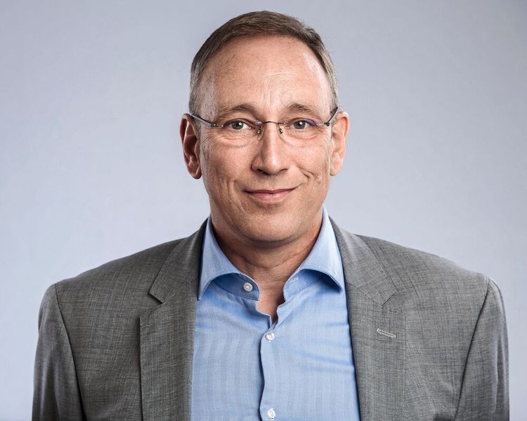 Andreas Falke vertritt den Fachverband der Bauelemente Distribution e.V.. (Bild: Capital Headshots Berlin)