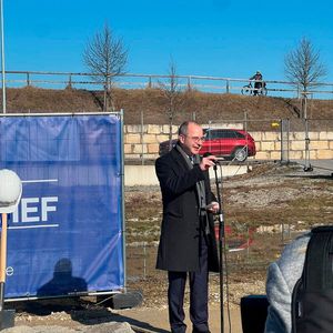 Der erste Bürgermeister von Dorfen, Heinz Grundner, betont den positiven auf den Standort Dorfen im Landkreis Erdingen.(Bild:  Paula Breukel)