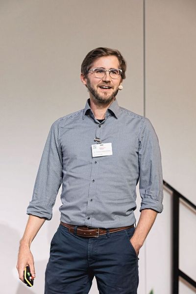 Trend erkannt, Gefahr gebannt? Dr.-Ing. Thomas Plankenbühler, Mitgründer und Geschäftsführer bei Prosio Engineering, erklärt, was passiert, wenn KI Bilderkennung trifft. (Bild: Stefan Bausewein)