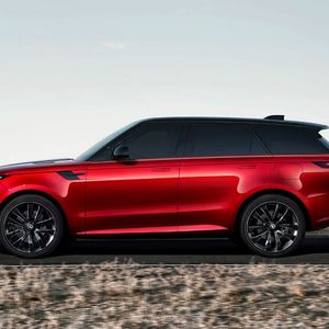 Den Range Rover Sport gibt es auch als Plug-in-Hybrid.(Bild:  Range Rover)