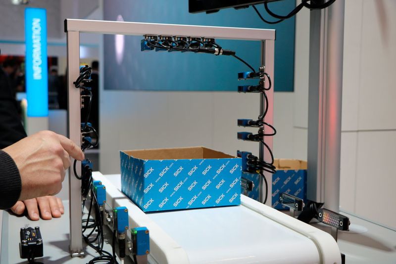 Sick zeigte, wie intelligente Sensoren weiterhelfen können.  (K.Juschkat/elektrotechnik)