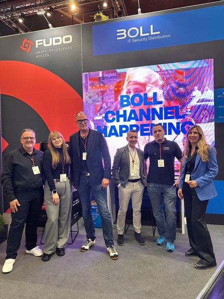 Das Boll und Fudo Team wollen gemensam den Channel in Deutschland erobern (v. l.) René Schweiger (Boll), Emilia Makowska und Stefan Rabben (Fudo), Franco Odermatt, Gerald Schuh und Irene Marx-Fischer (Boll)  (Bild: Vogel IT-Medien)