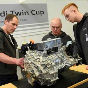 Die acht teilnehmenden Händler 2020 hatten sich bereits 2019 im deutschen Vorentscheid aus 558 Teams und 283 Audi-Partnerbetrieben qualifiziert.(Bild:  Audi)