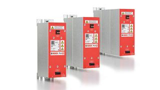 Modulare Systemwelt des neuen aktiven Energiemanagementgeräts PxtKX der Michael Koch GmbH: Aktives Elektronik-Modul, Elektronikmodul mit einem Speichermodul (2 kJ) und mit zwei Speichermodulen (4 kJ). (V.l.n.r.)  (Bild: Michael Koch GmbH)