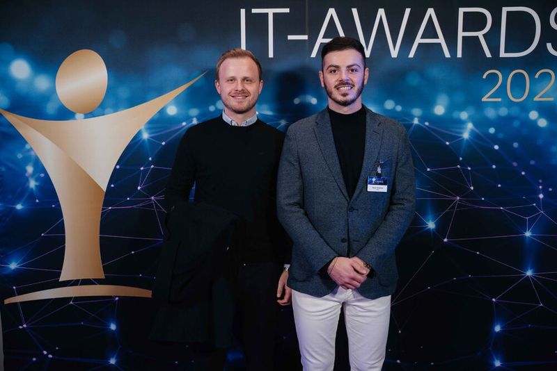 Für Aagon im Haus: Tizian Faelschle und Tigran Schatrian. (Bild: Manuel Emme Fotografie)