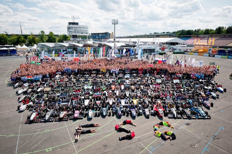 115 Teams aus 24 Nationen, darunter China und Indien, nahmen vom 8. bis zum 13. August 2017 am Konstruktionswettbewerb Formula Student Germany 2017 am Hockenheimring teil. (Formula Student Germany/Klein)