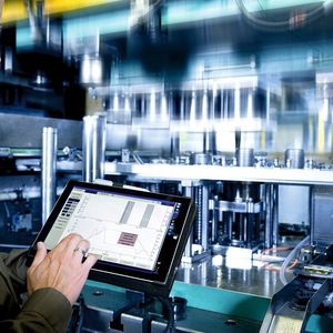 In einem öffentlich geförderten Projekt erprobte und entwickelte die Werner Schmid GmbH gemeinsam mit der Consenses GmbH einen vollständig neuartigen Überwachungsansatz auf Basis von Piezo Bolts.