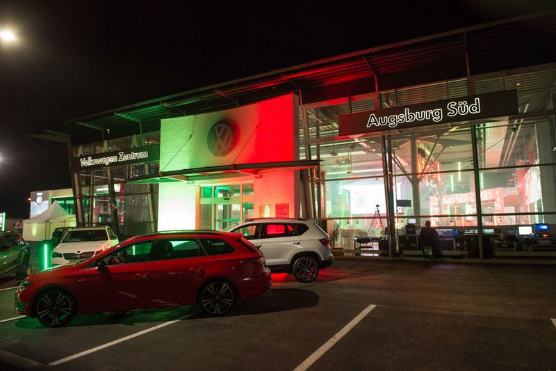 Auch wenn es die Farben vermuten lassen würden, geht es nicht um italienische Fahrzeuge. (Schwaba / Christoph Fink)