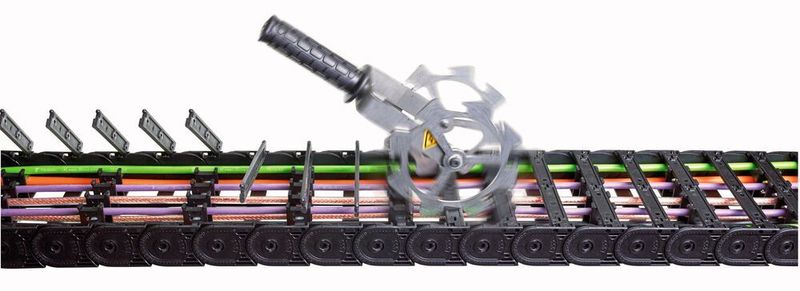 Im Fall der Uniflex Advanced 1455 lässt sich ein Meter Energieführung in drei Sekunden öffnen. (Tsubaki Kabelschlepp)