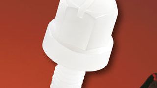 Die angespritzte Unterlegscheibe vermeidet die Montage einer Unterlegscheibe und verkürzt dadurch die Installationszeit.  (Bild: Bülte)