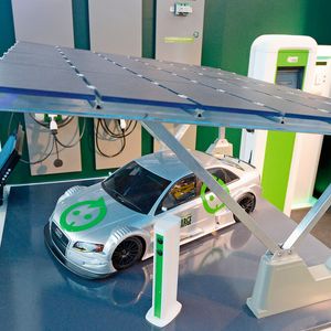 Die Mobilitec verbindet als einzige Messe ihrer Art die Teilsysteme Fahrzeug, Verkehr und Energie am selben Ort und vermittelt so einen umfassenden Überblick über alle Aspekte alternativer Mobilitätstechnologien.