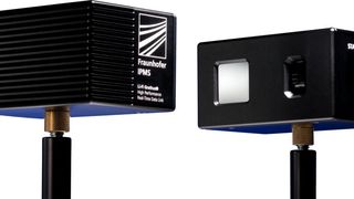 Was man hier sieht, heißt „Li-Fi Grathus“. Dabei handelt es sich um ein schnelles Datenübertragungssystem, das mit Laserlicht statt Kabel oder Funk arbeitet. Es wurde in Dresden am Fraunhofer IPMS entwickelt. Hier erfahren Sie viel zu dessen Vorteilen ... (Bild: Fraunhofer IPMS)