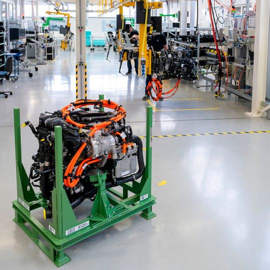 Noch vor Ende des Jahrzehnts will Daimler Trucks in der Lage sein, große Stückzahlen von Brennstoffzellen zu produzieren.(Bild:  Daimler)