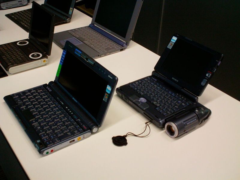 Sony hat sowohl Kameras als auch Laptops im Portfolio. (Sony)